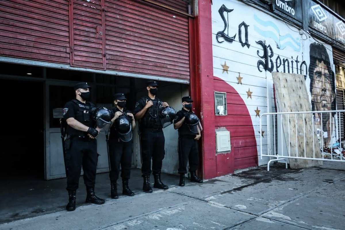 SeguridadBA's tweet photo. Así se desarrolló el operativo de seguridad de @AAAJoficial vs. @EdelpOficial. La @Policia_ciudad, los #BomberosDeLaCiudad y los #AgentesDePrevenciónBA controlaron la llegada de los equipos y los profesionales habilitados en el estadio #DiegoArmandoMaradona. https://t.co/NZCbzXYPYx