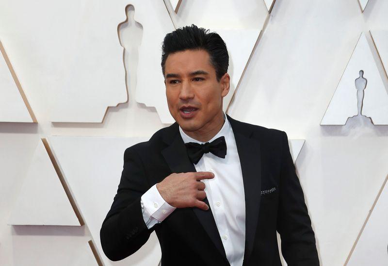 Mario Lopez to play KFC's Colonel Sanders in Lifetime romance movie https://t.co/RE2NTAooUm https://t.co/b6g6gbVn8a