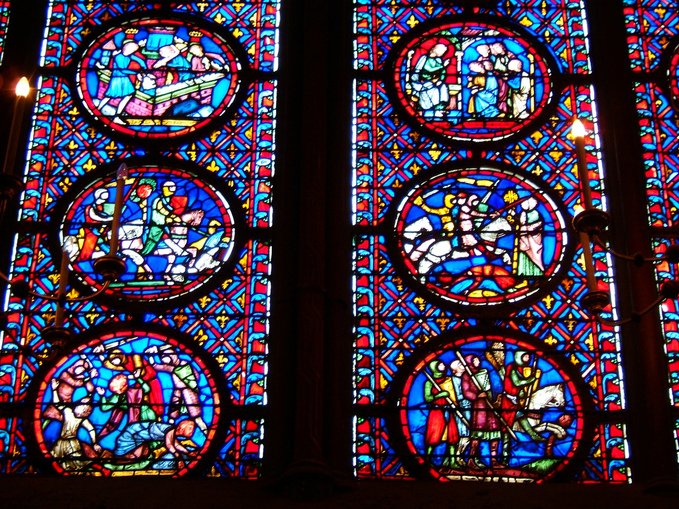 капелла сен шапельвитражи. готический собор сент-шапель. сен шапель в париже витражи. собор сент шапель. витражные часы.