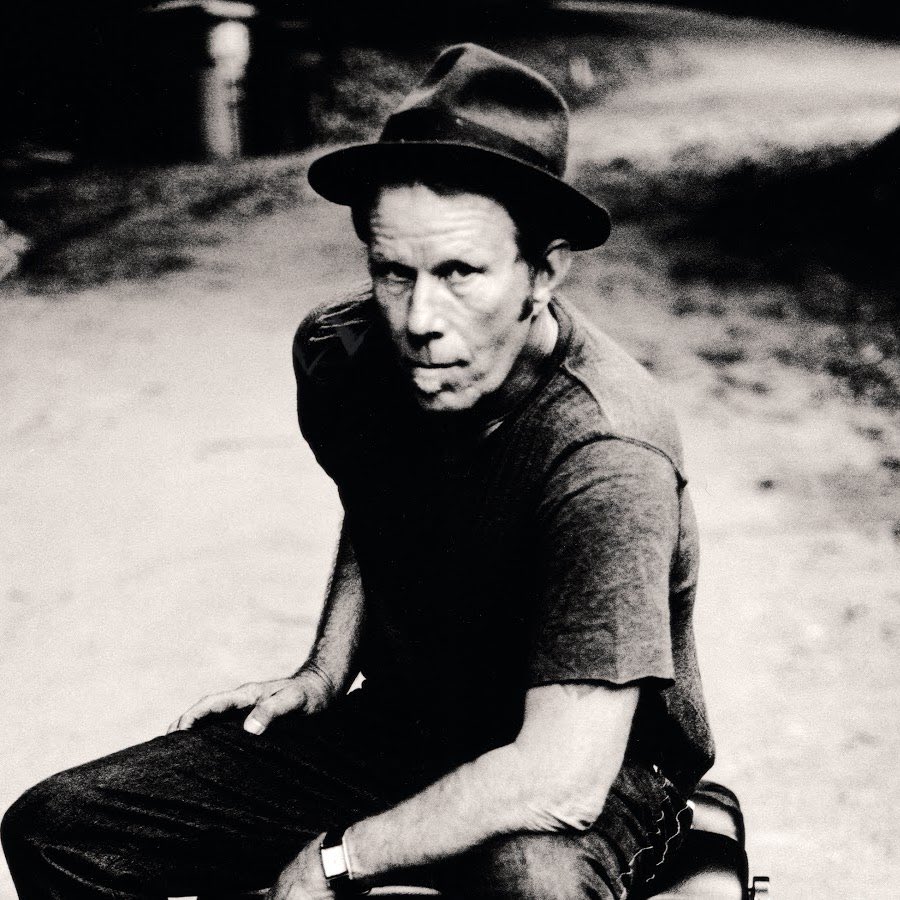 Happy Birthday Tom Waits. No-one kicks me in the heart like him. 