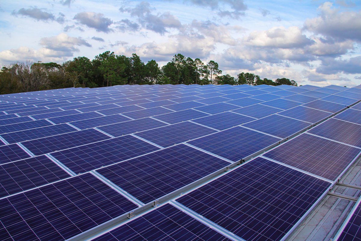 PPMSolar's tweet photo. You bring the roof, we'll bring the solar, and together we'll lower your electricity bill π
#PPM #powerproductionmanagement #solar #gosolar #solarpower #solarenergy #renewableenergy #solarpanels #solarinstallation #worldofsolar #green #gogreen #gainesville #gainesvillesolar https://t.co/nHpyBZL7fl
