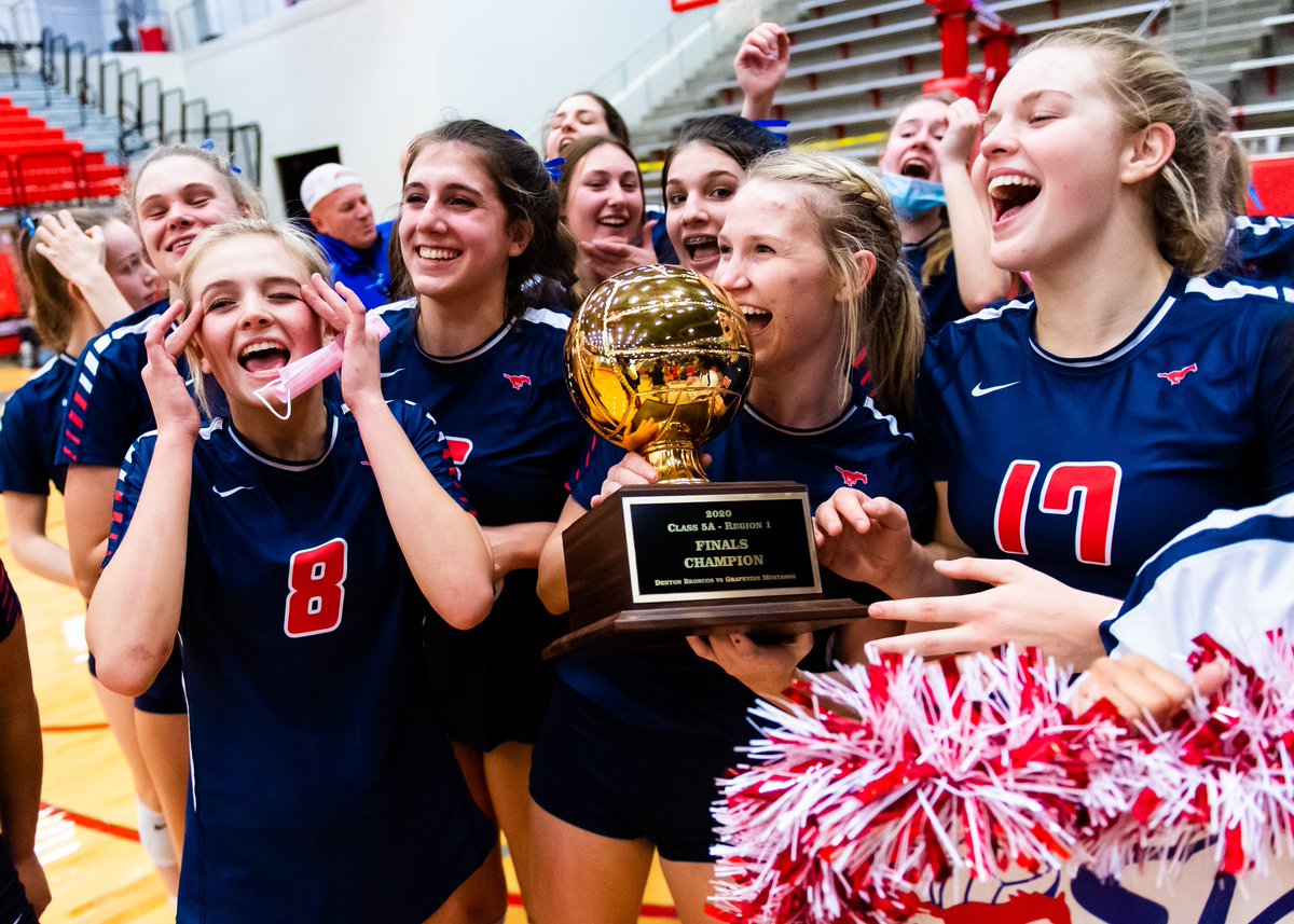 matts_photos_'s tweet photo. State semifinal game day 

@VBGrapevine @GCISD @GCISD_Athletics @Gosset41 @oliviaevartsss @AleaLastinger @janetdemarrais @sydney_engel @averymiles_ @mayamj03 #txhsvb https://t.co/eyV76nU31g