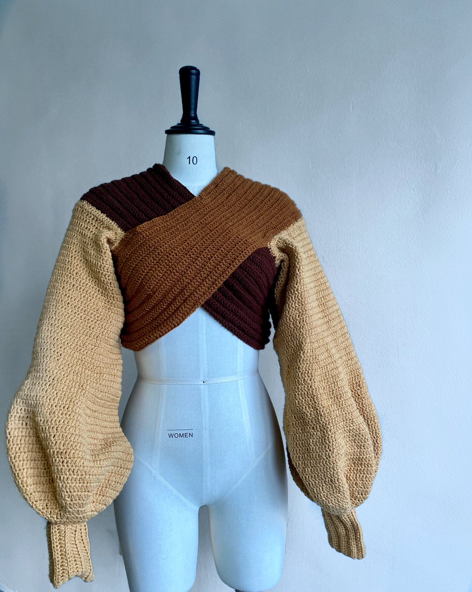 Left or right?
It costs $0.00 to retweet &amp; help me grow my small black business please.🙏🏾
Crochet sweaters handmade by me.🥺