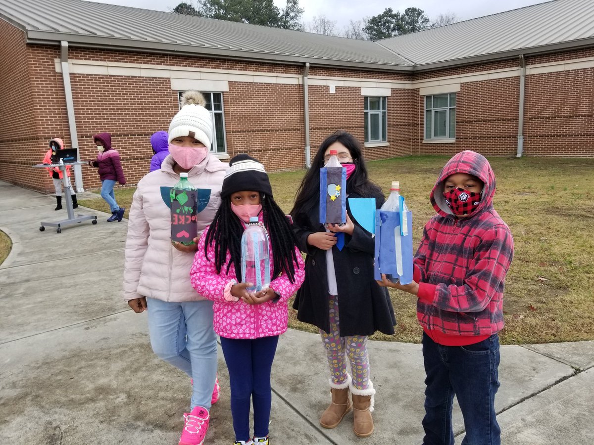 Mrs_LWood17's tweet photo. @LisaColbert10 and my class are ready to launch rockets. Not even the weather could stop us!! https://t.co/DVtiwWApC0