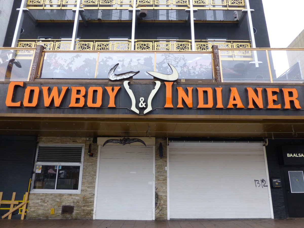 Hamburgerjung Traurig Wie Der Lockdown Nachtleben Und Kultur In Den Bars Kneipen Clubs Discos Auf Der Reeperbahn In Hamburg Lahmlegt Stpauli Ist Eine Ghosttown Quelle T Co Nas7lgqx3s Kiez Nightlife Corona