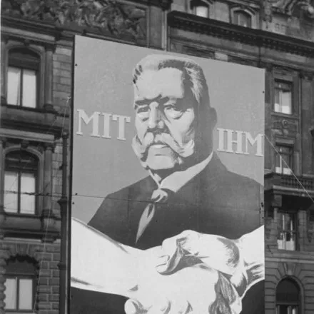 See the "I'm with Him"?  This was Hindenberg who gave Hitler the keys to the kingdom! He was a centrist https://historicly.substack.com/p/the-economy-of-evil