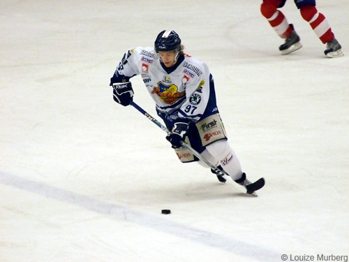 GameOfTrophies's tweet photo. @basselauritz @JMcenjoy En av två (eller få) som med stolthet fått bära #97 på ryggen
säsongen 2007/2008: 👍
https://t.co/fFoH8E0ctk
Den andra var rekordspelaren Josh Soares, 2010-2012:
https://t.co/eydaAdGdWc
#VaxjoLakers #Nummer97 https://t.co/0ZQiM923Fg