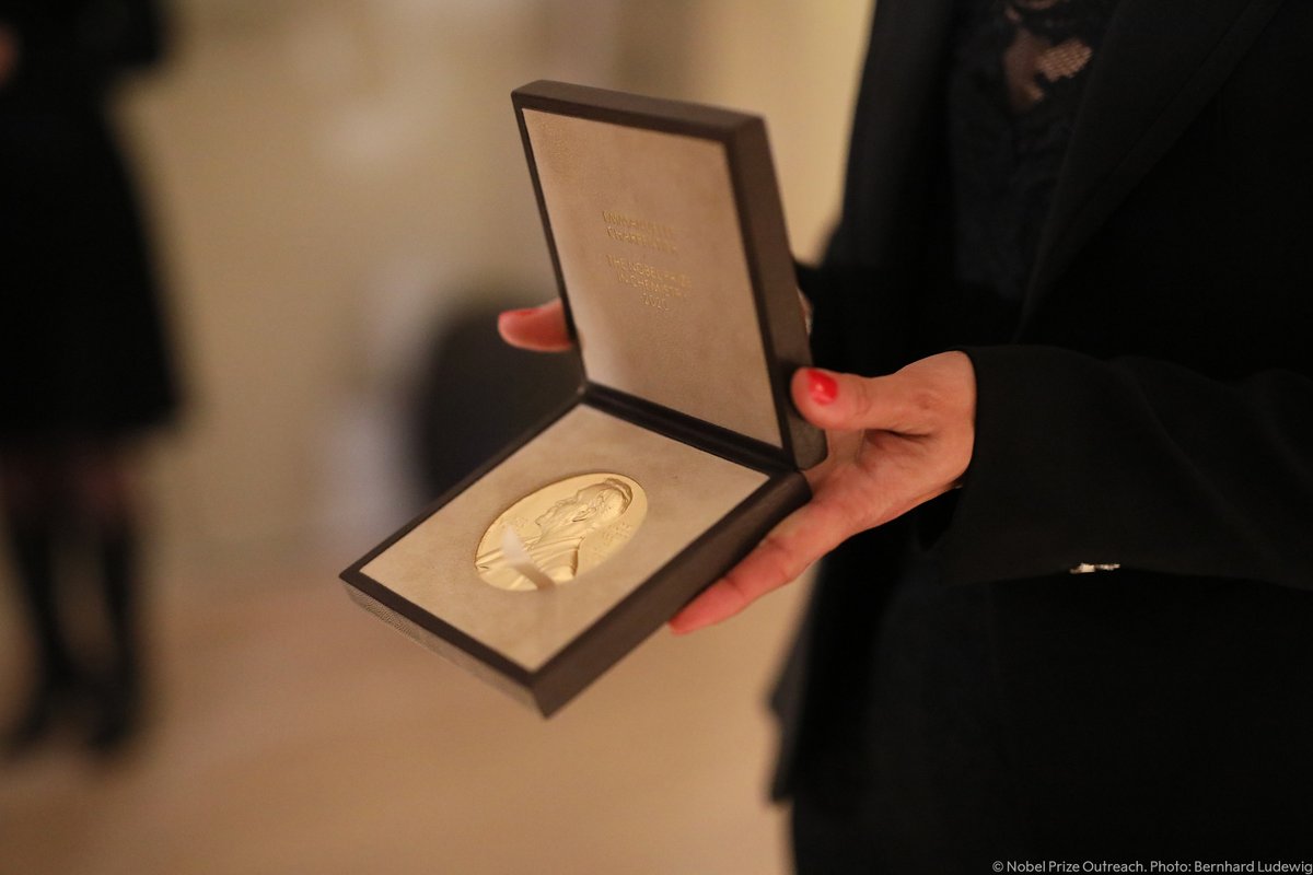 Our second Nobel Prize medal and diploma has been delivered!

Emmanuelle Charpentier was awarded the 2020 Chemistry Prize for her work on CRISPR/Cas9, used to edit genomes.

Her prize was presented to her this evening in Berlin. Come back tomorrow to see her Nobel Lecture.