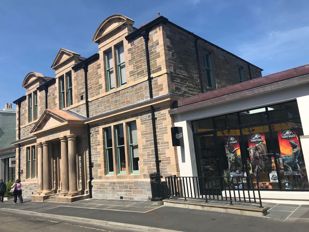 Revival_Vinyl's tweet image. The ultimate vinyl road trip. Take a trip to the UK's most northerly record shop. I promise you,it is worth the effort. Read the story here. grahamjonesvinylrevival.blogspot.com/2019/03/record…