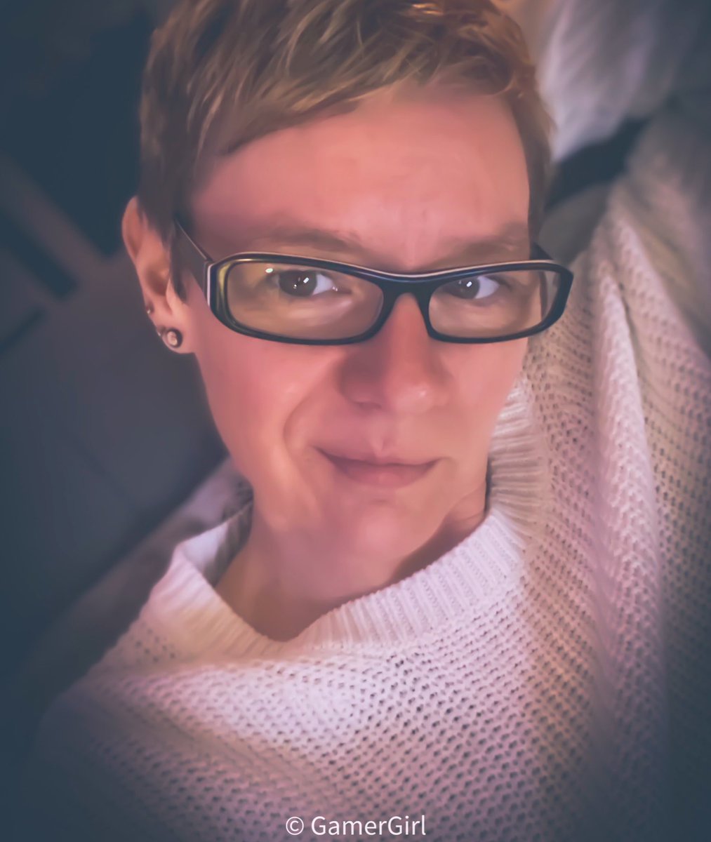 LaNa_BK_'s tweet image. ... und wie war euer Tag?  Vier Uhr aufstehen, sechs bis vierzehn Uhr arbeiten, fünfzehn Uhr Frisör, im Berufsverkehr heim gefahren 😱, heiße Dusche 🥰, Linseneintopf und Tee, Couch, Kuscheldecke... &amp;amp; jetzt bin ich müde 😂  #meintag #rosenheim #münchen