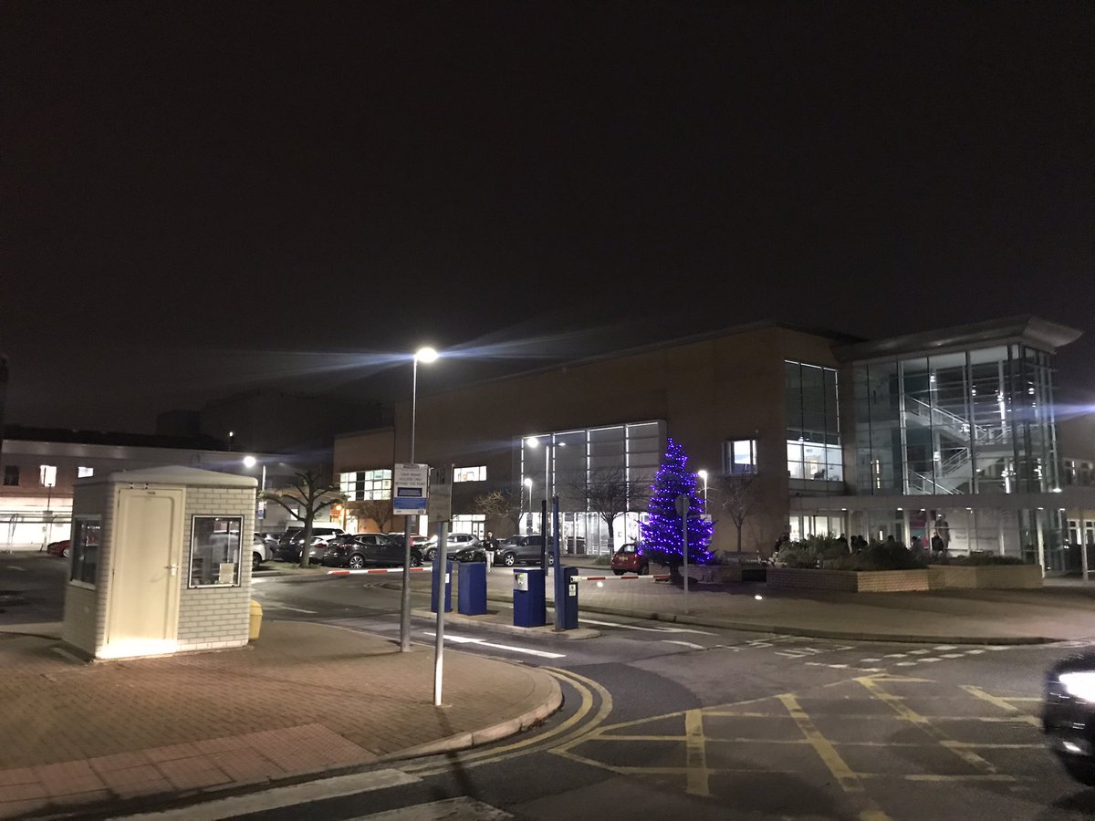 Starting to feel a bit #Christmas like in @NewhamHospital #JingleBarts - thanks 🙏 to <a href="/Barts_Charity/">Barts Charity</a> for brightening up the entrances <a href="/AdamSewellJones/">No longer used</a> <a href="/louise_crosby/">Louise crosby</a> @arckelso <a href="/S_AshtonNHS/">Simon Ashton</a> <a href="/MMagbagbeola/">Michael Magbagbeola</a> <a href="/JustinPNHS/">Justin Pereira</a>