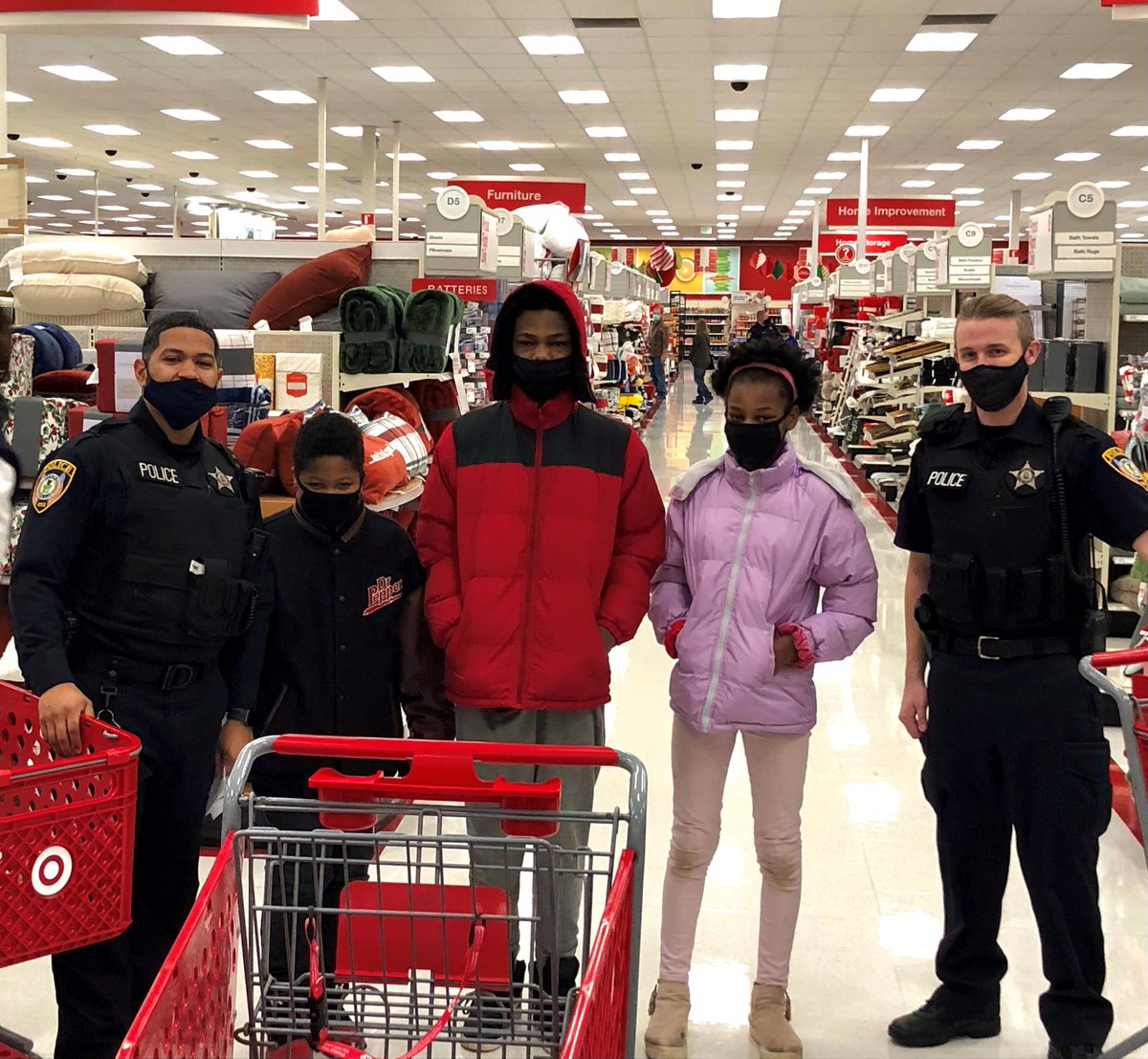 DeKalbILPolice's tweet photo. Yesterday we were able to hang out with some pretty cool kids! Our Heroes and Helpers event took place yesterday and is funded by donations from the community and officers.  This year we were able to sponsor approximately seventy kids from DeKalb to participate. https://t.co/UjbrAycCmR