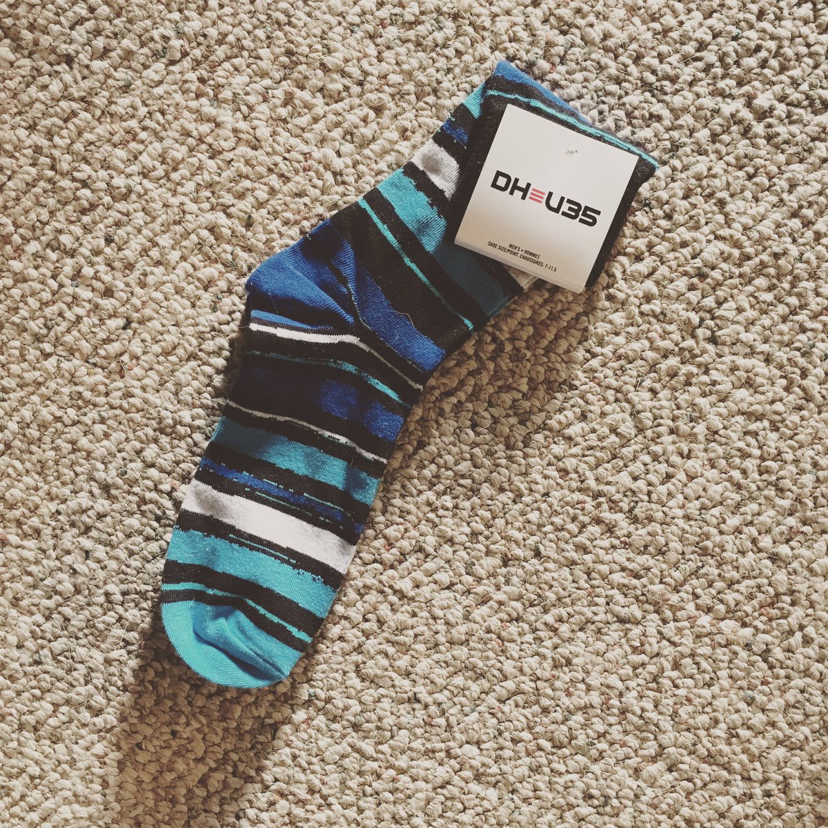 BeAMadeMan's tweet photo. Monday means new socks to break in the work week 💪

#socks by #DHU35

#menssocks #menswear #mensstyle #mensfashion #beamademan #manicmonday https://t.co/BAxz6m5ym3