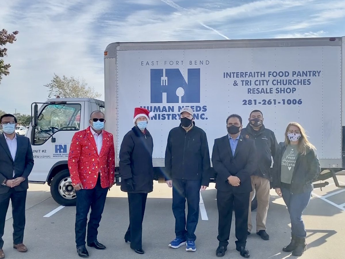 StaffordMSD's tweet photo. On behalf of our Superintendent Dr. Bostic, Board VP Xavier Herrera and the entire campus, we are grateful to take part in the #ABC13SYH this year in Ft. Bend. All collected food will be donated to our neighbors @EFBHNM who has called Stafford home for many years. Thank you! https://t.co/NvIgX3fcoB