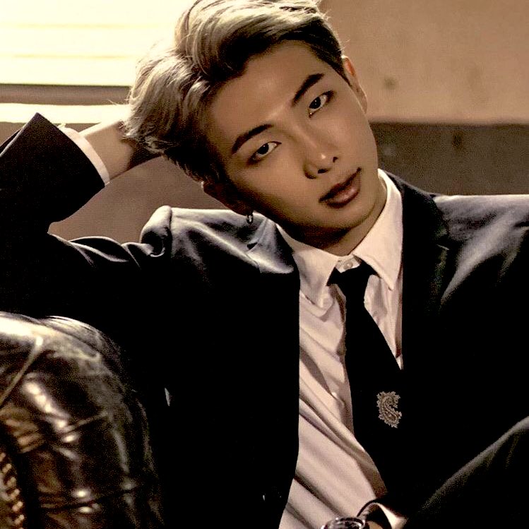 Kim Namjoon is one gentleman ; a thread because i can’t get enough of this