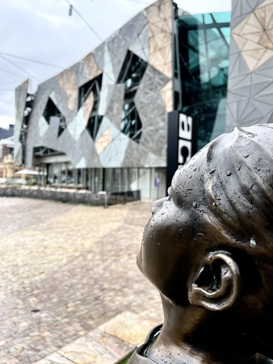 DAY 2 .. Unique to #Melbourne, <a href="/FedSquare/">Fed Square</a> opened on 26 Oct 2002. The main square is paved in 470,000 ochre-coloured sandstone blocks from Western #Australia. Fearless Girl was unveiled on 8 Mar 2019, a symbol of gender equality and female empowerment.