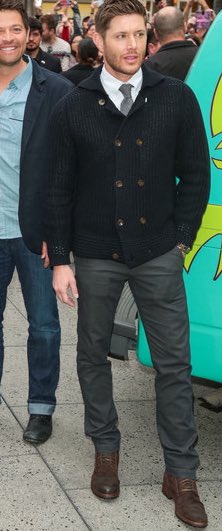 pics of jensen ackles and his bowlegs, a necessary thread