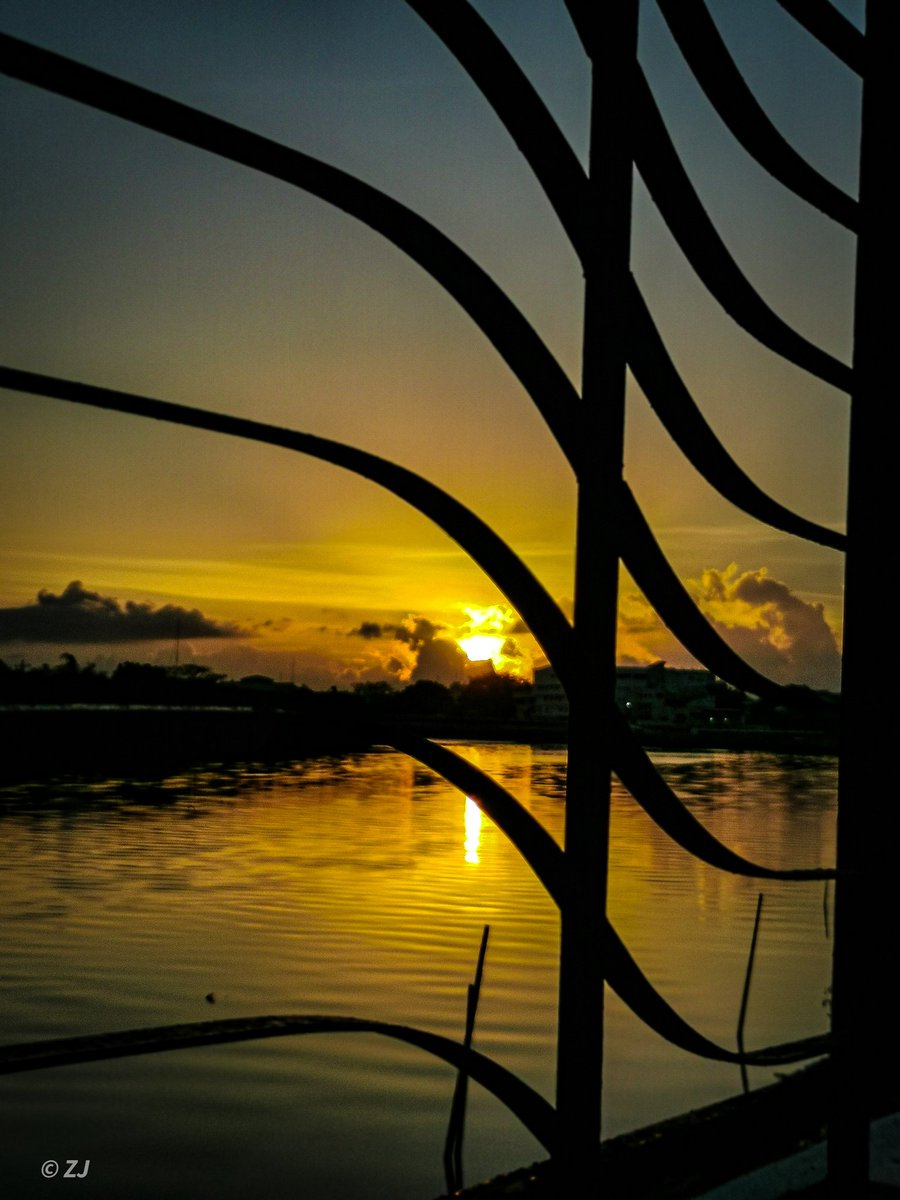 Dudeizir's tweet photo. βI hope you realize that every day is a fresh start for you. That every sunrise is a new chapter in your life waiting to be written.β
- Juansen Dizon
#Sunriseseries #phonephotography #huaweip30ph https://t.co/8d7RF1jcXX