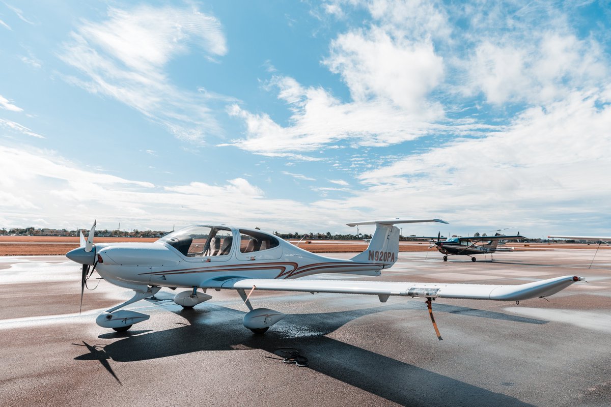 AviatorZone's tweet photo. We are on cloud nine thanks to our newest addition to our fleet. Meet our dazzling @DiamondAircraft DA40!
#NewPlane #AviatorZoneAcademy #Miami #WeFlyDiamondAircraft #InternationalCivilAviationDay https://t.co/BWJ0MEC9qB