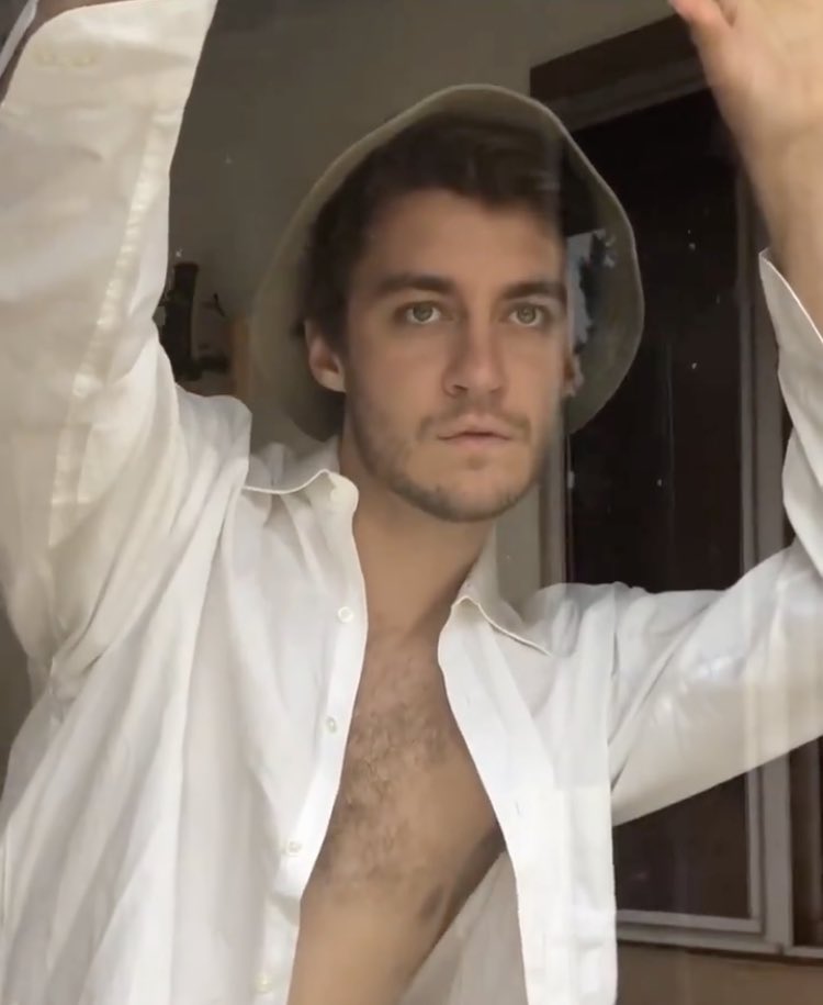 chloe 🫧 tweet media