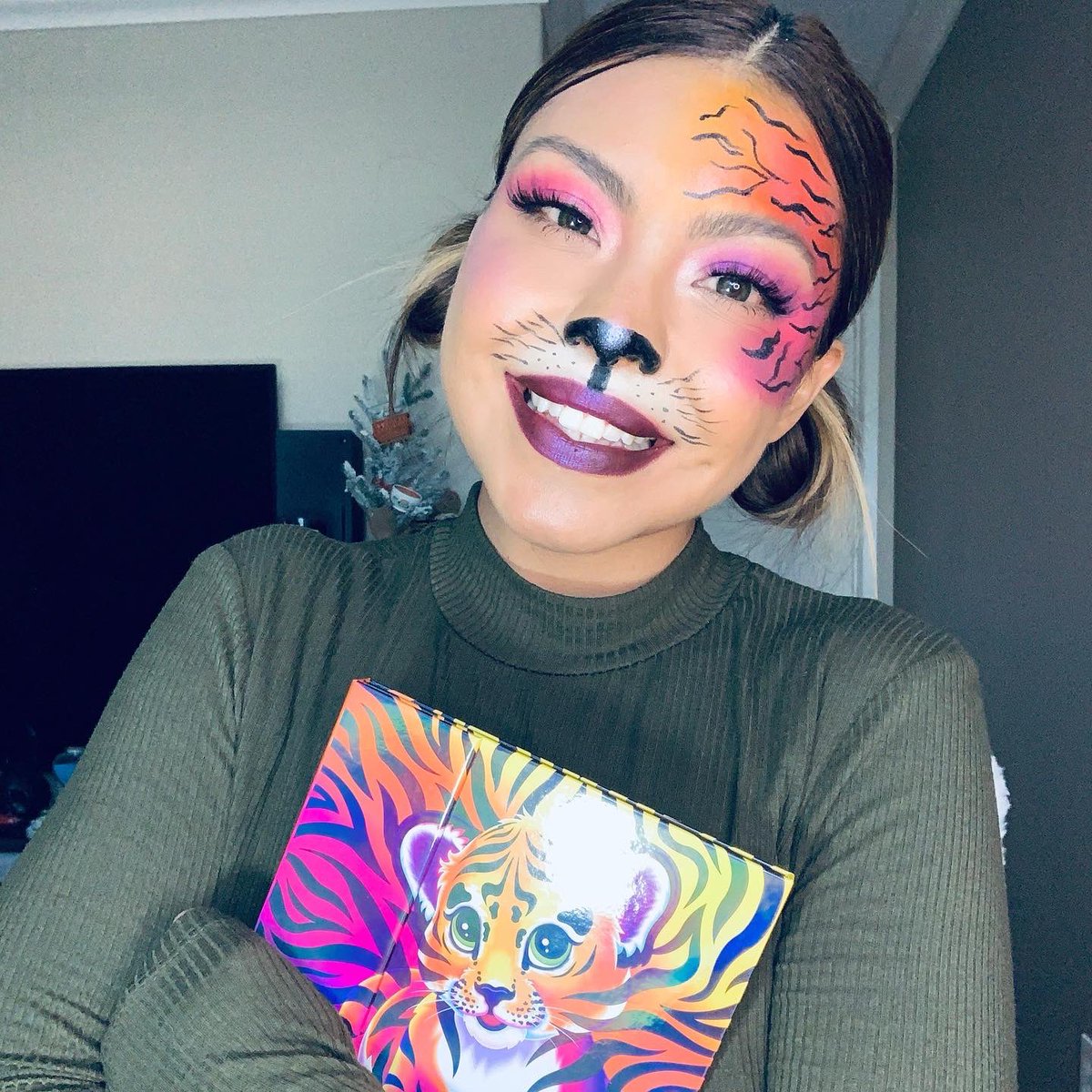 __fannyyyh's tweet image. Childhood memories 🐯💗🌈 
I had so much fun creating this look with @MorpheBrushes x @LisaFrank collaboration pallet. #Morphebabe #Morphexlisafrank #Morphebrushes 
Full details on my ig instagram.com/p/CIgPBqLj0CU/…