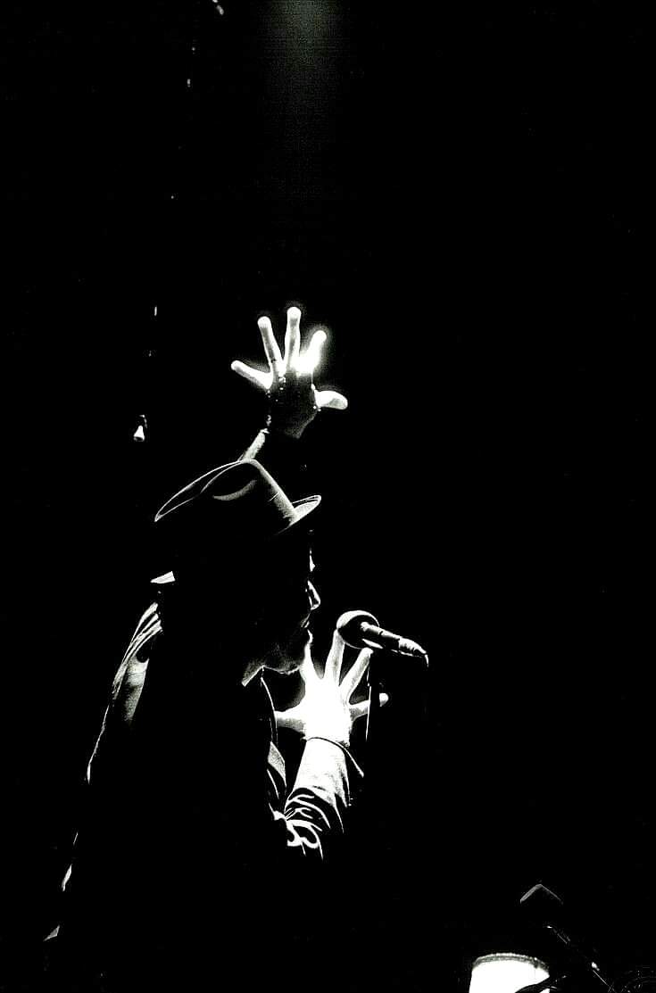 Happy 71st Birthday, Mr. Tom Waits! 

Ídolo supremo. 