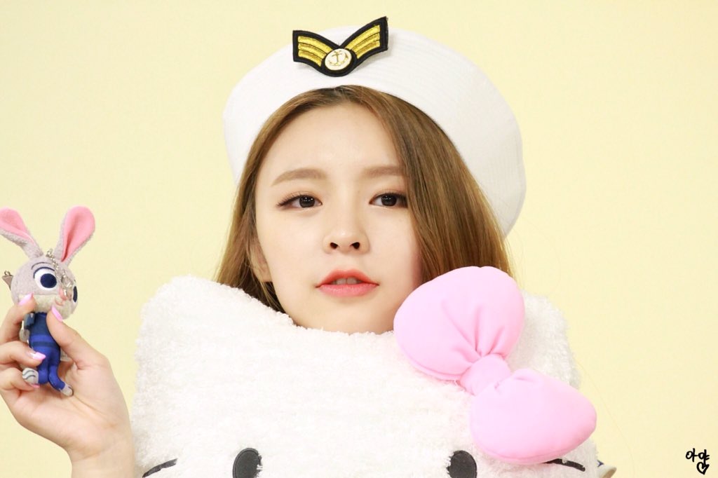 chesh7re's tweet photo. @Miyukioppa Because she is the kindest! The world needs her kindness to fight against evil things pls Elkie save us
#WhereIsElkie https://t.co/ej9YBAW0rk