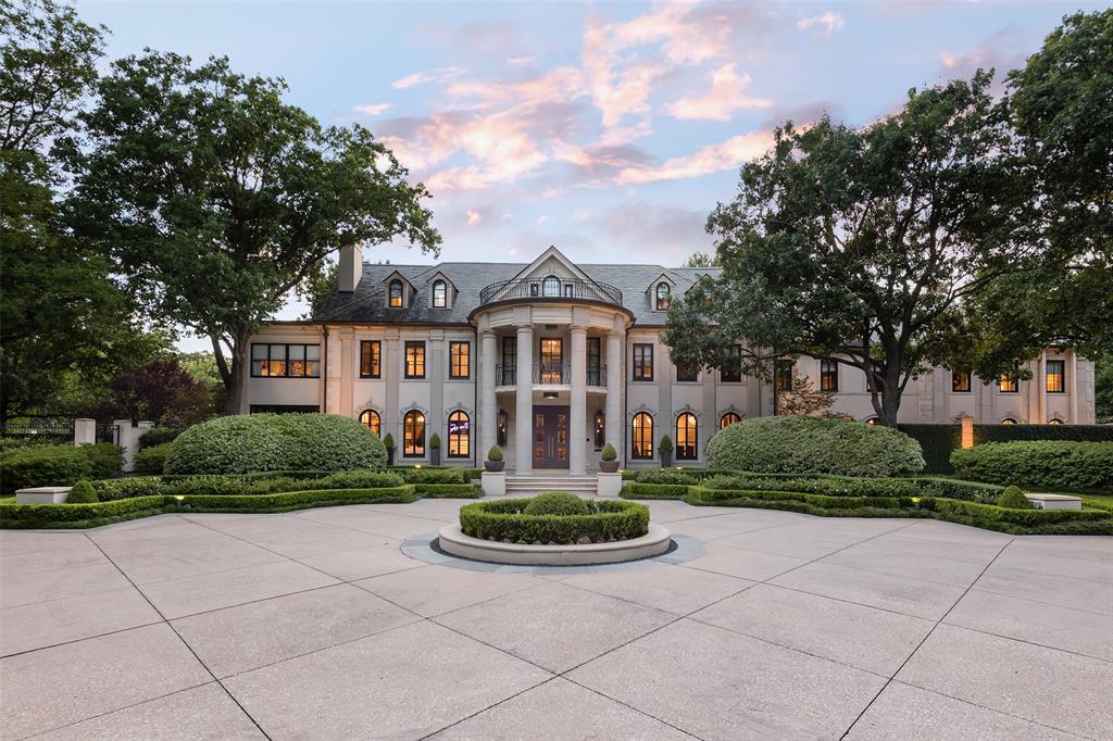 foundersre's tweet photo. Dallas County MEGA Mansions. $22 Million.

5 bedrooms | 6.3 baths | 12,957 Sq. Ft. | 1 tennis Ct. | 1.8 acres 

This week we are taking a deep dive into the most sought-after properties in all of Dallas. What do you think about $22,500,000? https://t.co/ddvRSnDx4C