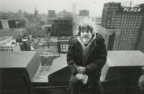 WisconsinTower's tweet image. 38 years ago today, thanks in part to our 21st Floor ledge. #RockOnMilwaukee 🎸🎤🤘