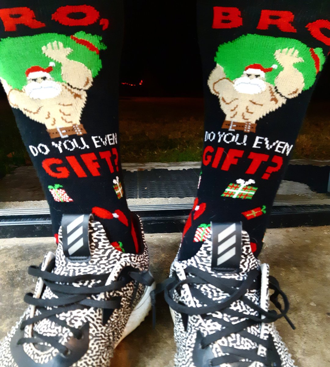 jonmartinezties's tweet photo. Do you even gift, Bro? & Adidas Aramis Alphabounce #doyouevengiftbro #gift #gifting #gifts #christmas #christmassocks #socks #socksofinstagram #ootd @socksofinstagram #sotd #shoesofinstagram #adidas @adidasoriginals @adidasrunning #adidasarsmis #alphabounce @adidasalphabounce https://t.co/FqHCW3MibG