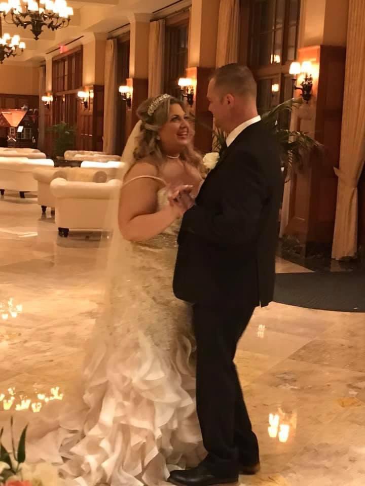 nancydoolittle's tweet photo. 1 month ago we said “I do” and danced to @gwenstefani and @blakeshelton “Nobody but you” as our wedding song! #weddingdetails #royalparkhotel #PureMichiganWedding #partyof10 #familyovereverything https://t.co/YlW9M37NlT