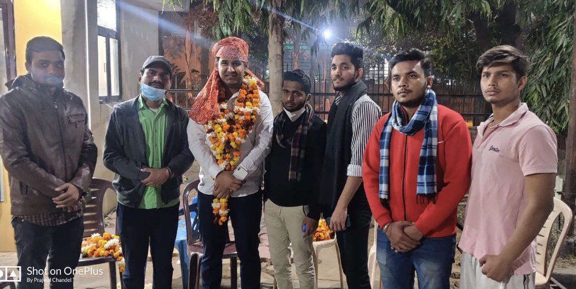 Advanuragtyagi's tweet photo. प्रान्त अधिवेशन ग़ाज़ियाबाद में मुझे जिला संयोजक गौतमबुद्धनगर बनाए जाने के बाद अपने गृहनगर ग्रेटर_नॉएडा आगमन पर ग्रेटर_नॉएडा के कार्यकर्ताओ व भाईयो द्वारा स्वागत किया गया, आप सभी का बहुत बहुत आभार 🙏 https://t.co/T3h4lcF2yy