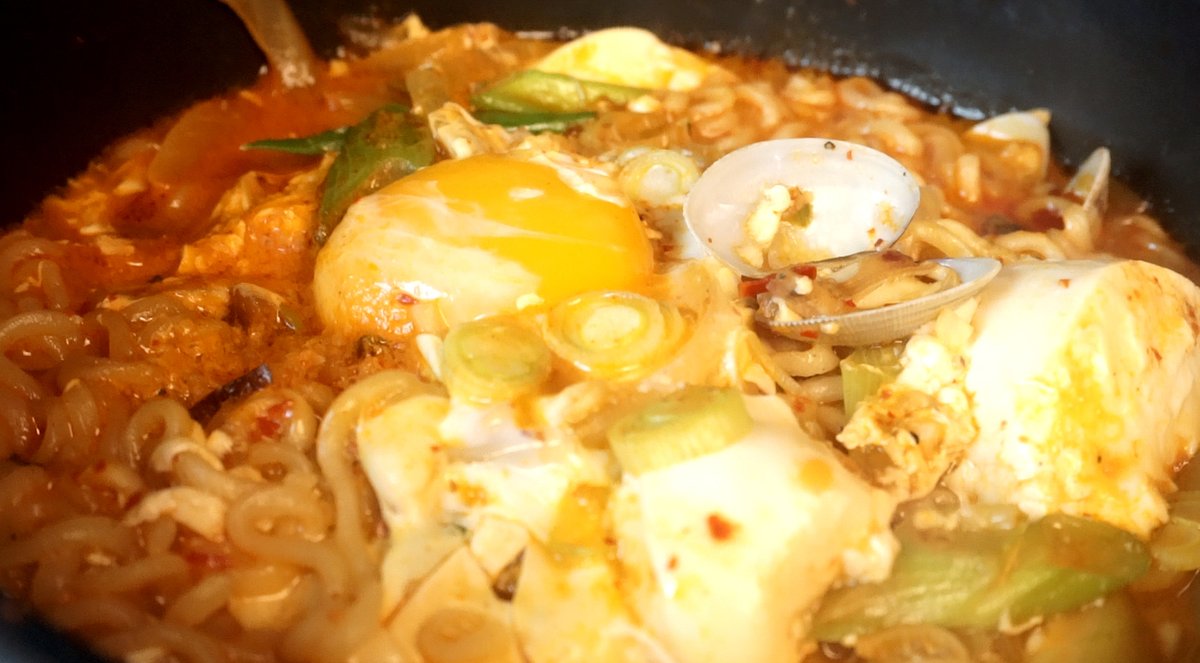 CookKim14's tweet photo. https://t.co/BBFh19oU3b
最近韓国で人気のラーメ スンドゥブラーメン, 순두부 라면
#辛ラーメン #スンドゥブラーメン #スンドゥブラーメンレシピ #순두부라면 #순두부라면레시피 #순두부 #순두부찌게만드는법 #softtofuramen #softtofuramenrecipe #softtofu #ramendetofusuave #tofusuave https://t.co/ylToL5rsfk