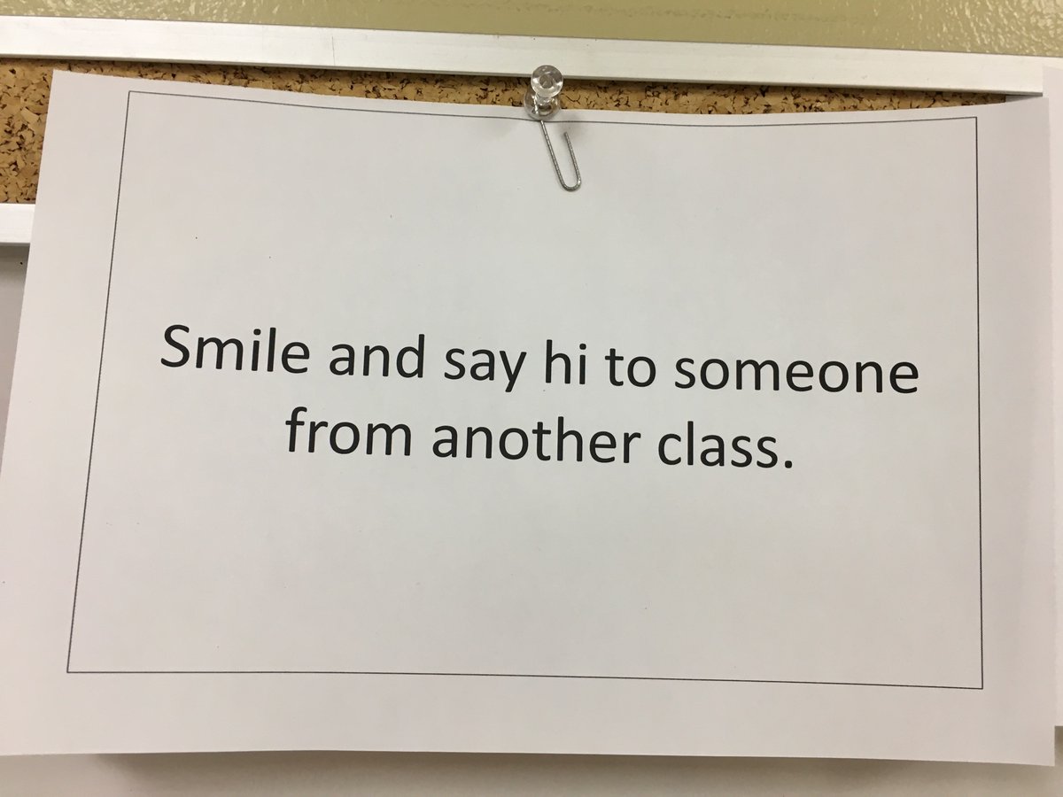 MrsKristjanson's tweet photo. To get into the holiday spirit, Room 8 is doing a daily challenge to give a gift of kindness. Today’s challenge was to smile and say hi to someone from another class, and we all succeeded! I wonder what tomorrow’s gift will be? 🤔🎁🎄 @WpgBeachSchool https://t.co/a3ieDw3W8E