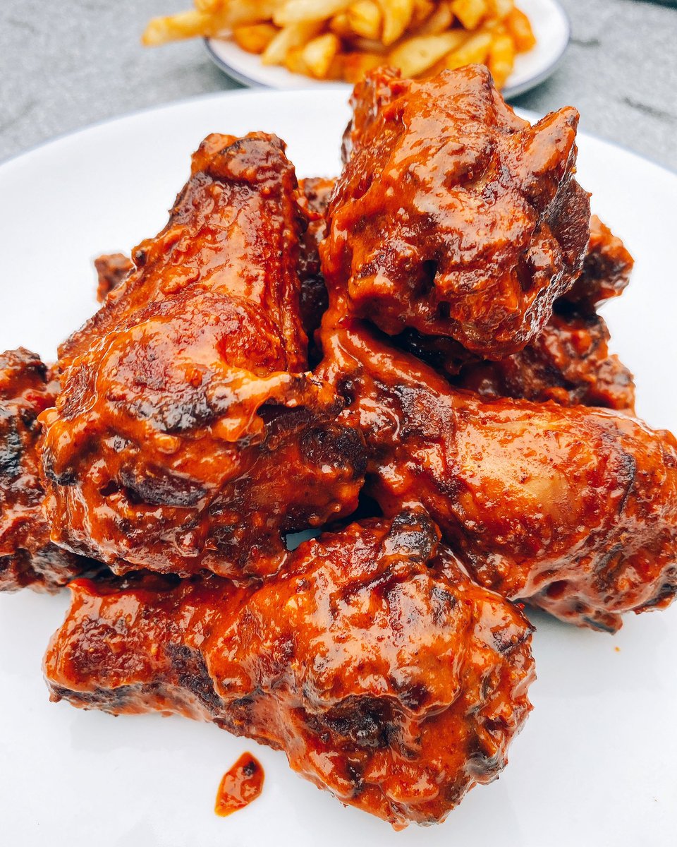 Good thing <a href="/Fedwings1/">Fedwings</a> is open for Monday AND Tuesday Night Football🏈 Hit them up for delivery on UberEats and DoorDash. This is the new Smokey Buffalo sauce, only available at fedwings.com 🍗 #mnf #wings