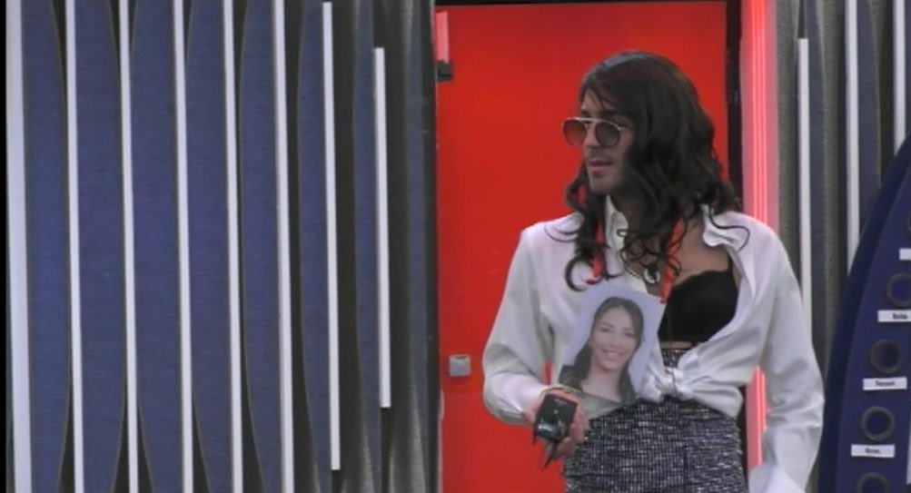 peckleyyy's tweet photo. tommaso con la sua imitazione di selvaggia ancora non lo supero #gfvip https://t.co/9YyMeCrqBE