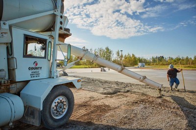 CountyMaterials's tweet photo. In Marshfield, WI a business owner chose County Materials’ Ready-Mix concrete to repair a cracked and damaged asphalt parking lot, enhancing its service life and providing a smooth driving surface. 

https://t.co/wBdH5PC7eg #countymaterials #readymix #concrete https://t.co/S9PVMoBzg6