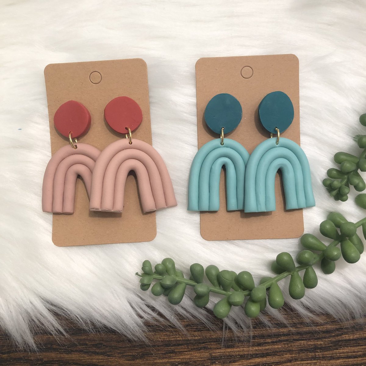 sydnicalderone's tweet photo. Hi everyone! I recently opened a small Etsy shop called Sydni’s Studio (ig as well). I poured my heart into each set of earrings. They’re all handmade by me. Feel free to visit, favorite my account or even buy a pair as a Xmas gift!🎄 https://t.co/BtKfiOAcK4 https://t.co/dR0OslzZD4