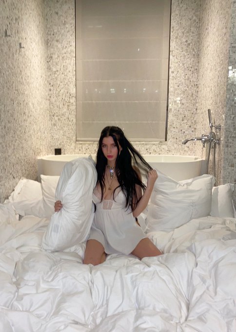 Pillow Princess ☁️✨ https://t.co/xwE1nuQyzU