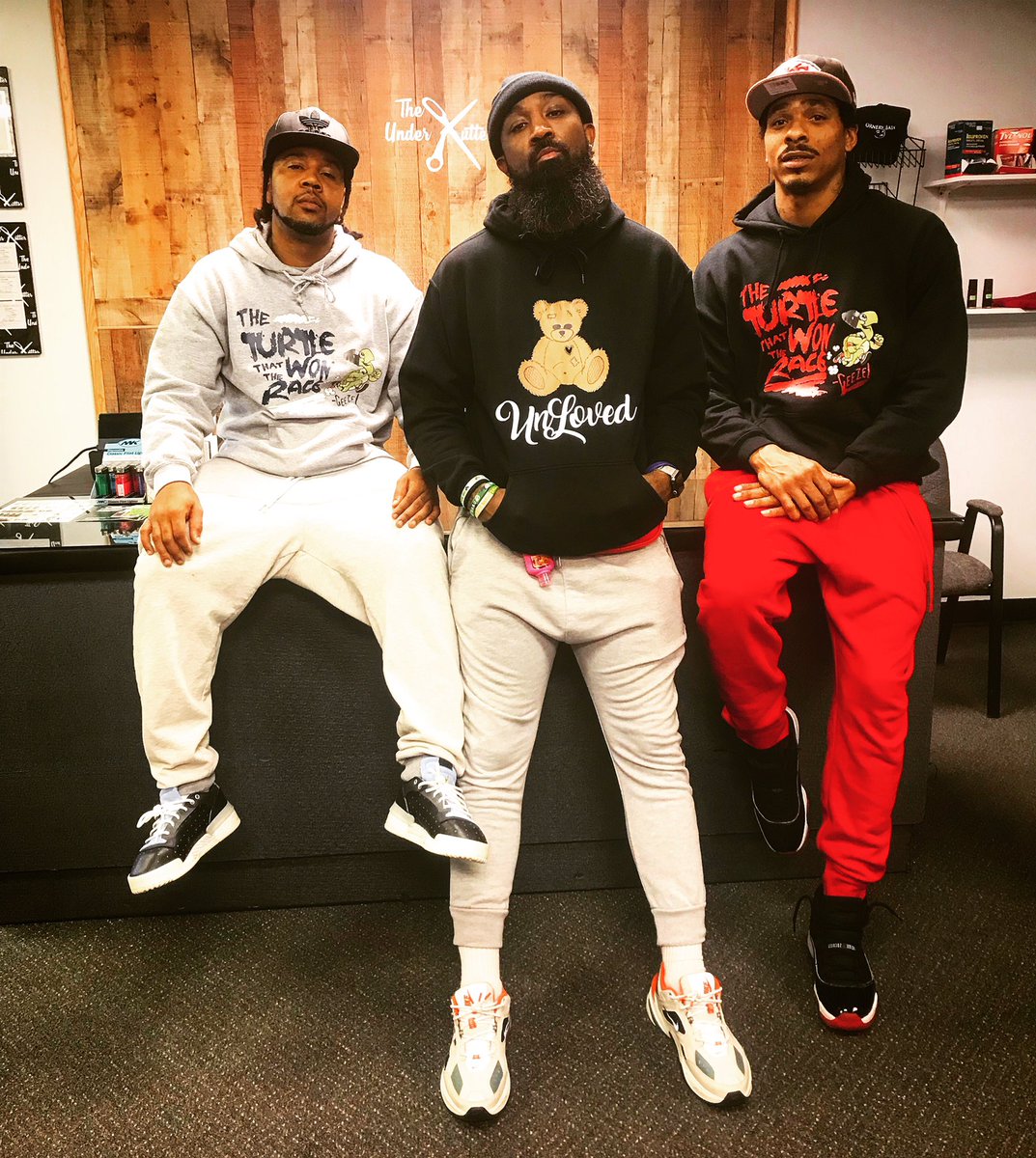 BoyYoungN's tweet photo. Hand wit bosses and become one ... Go steam my new album #TheTurtleThatWonTheRace link in bio https://t.co/Vb9EehYJb8