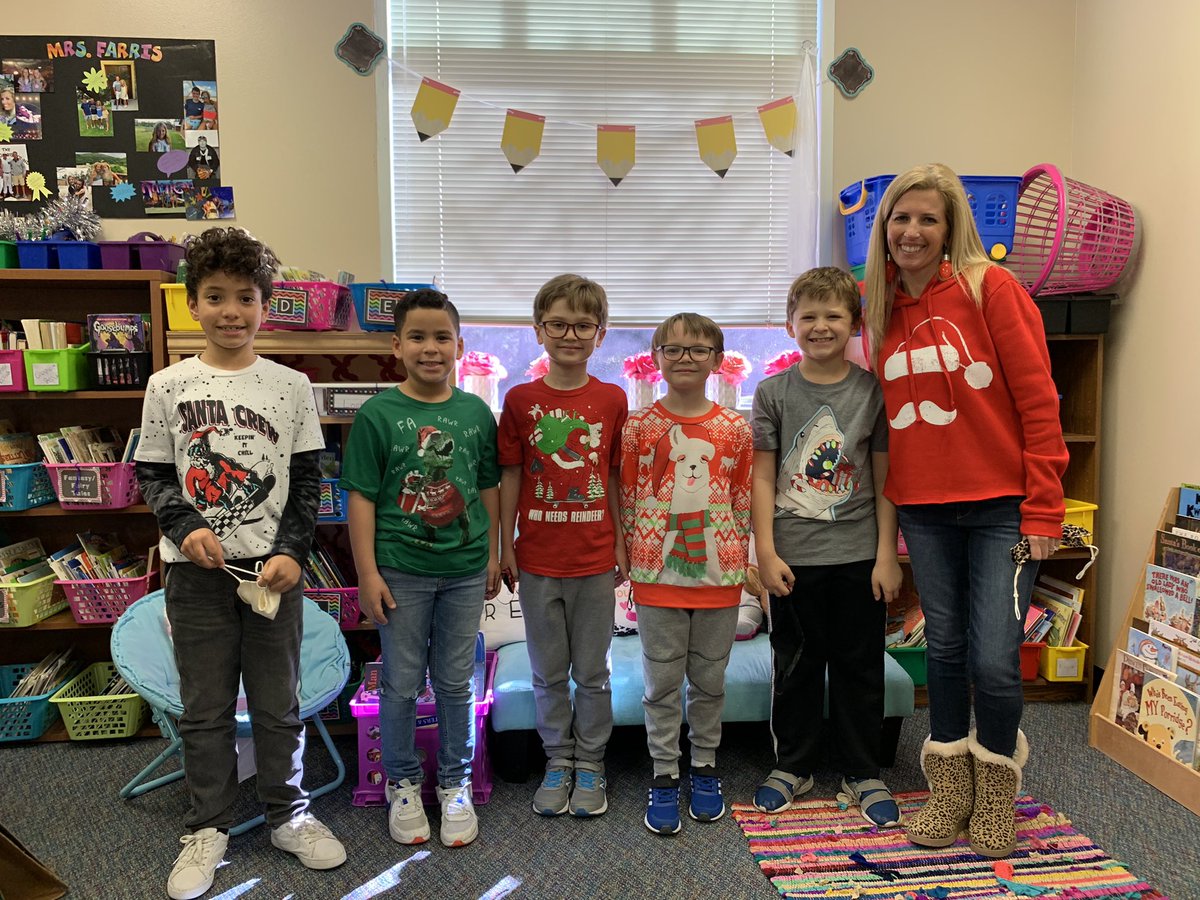 mrskimfarris's tweet photo. Ugly sweater day! 😳🎅 https://t.co/SmJo41XX4l