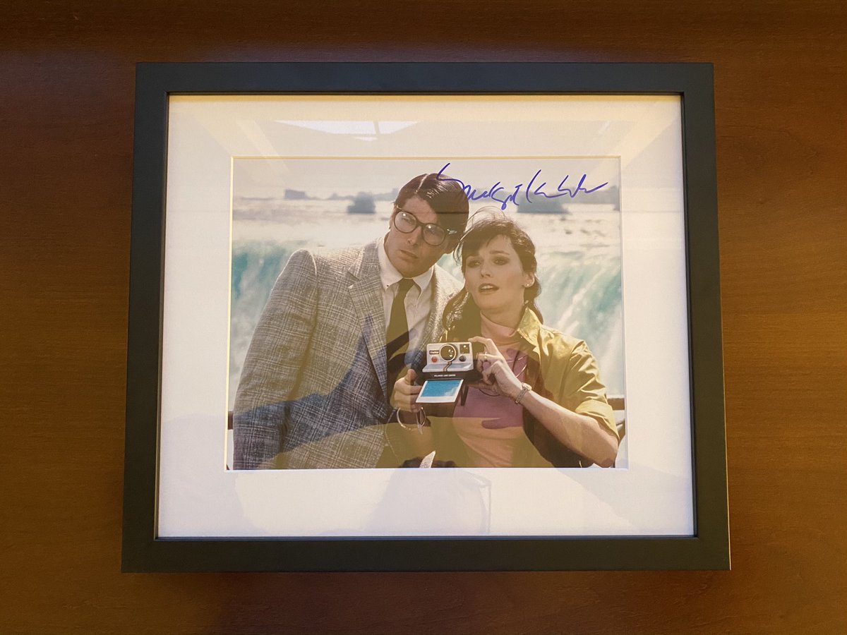 Coolest series start gift ever! <a href="/cwsupermanlois/">Superman & Lois</a> #MargotKidder #LoisLane