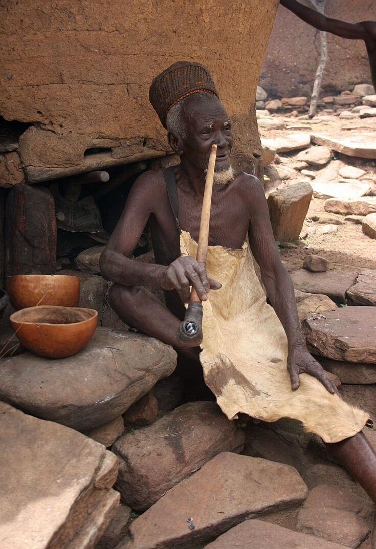 #64: Muoiin (Part 1)A Muoiin is a term for medicine men of East Africa. They’re knowing for going to the graves of chiefs, cutting off a piece of their flesh and taking it to the woods to prepare medicine that kills people.