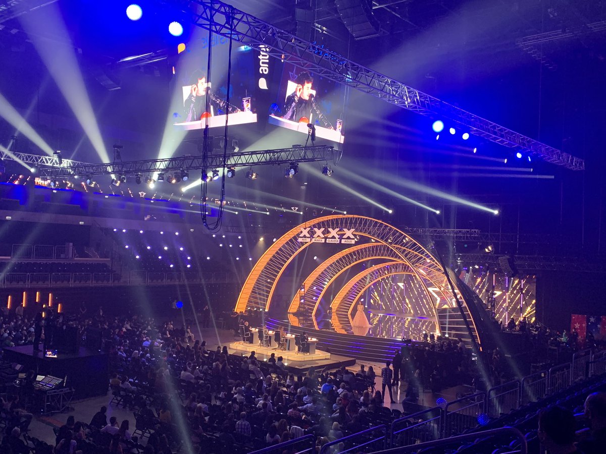 jptamborini's tweet image. Imágenes que hablan.
Así estaba el Antel Arena cuando se suspendió el basquetbol.
Así esta el Antel Arena ahora.
Pasó una semana...
Que poco se defiende al deporte con hechos.