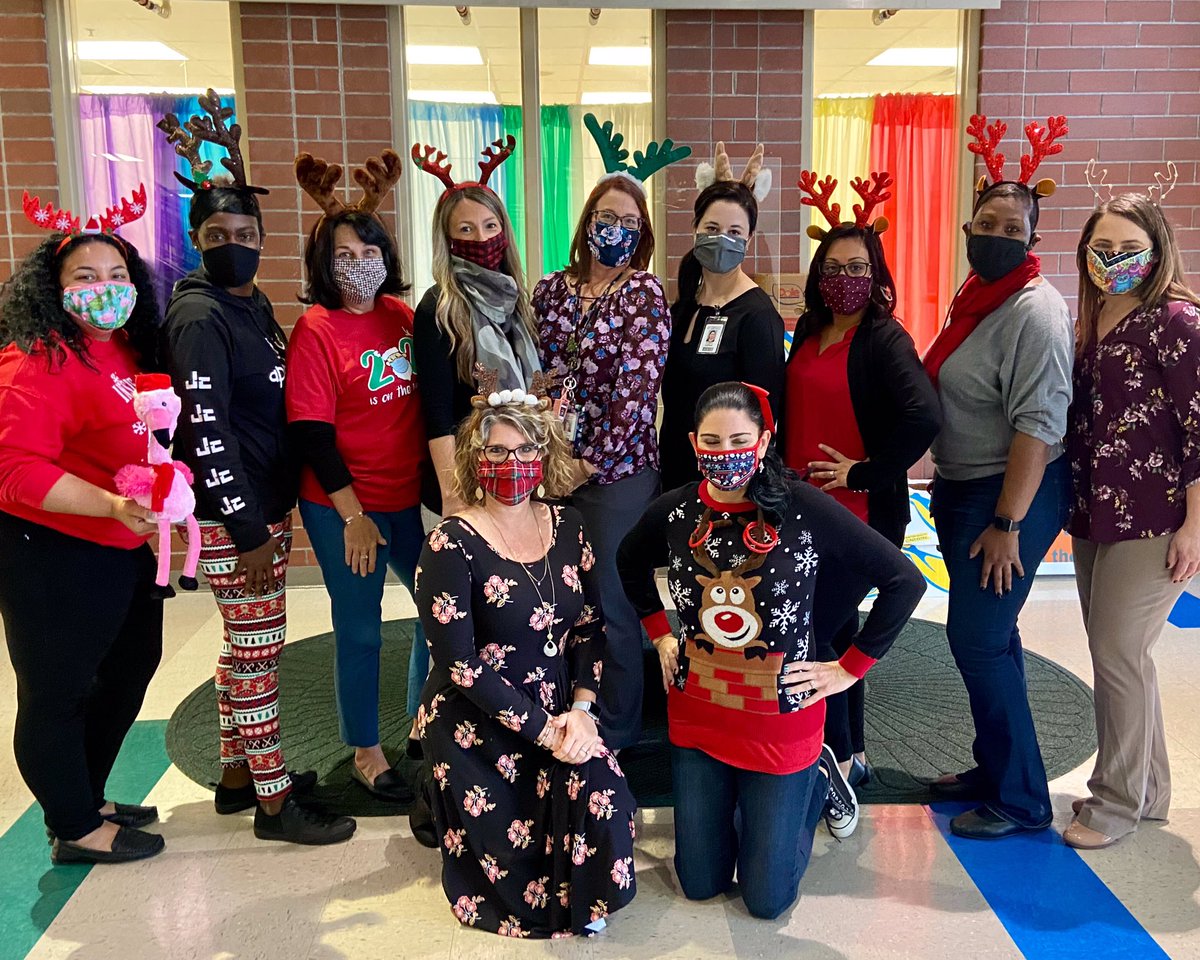 andirin's tweet photo. Reindeer Squad https://t.co/jsgPpBGZVX