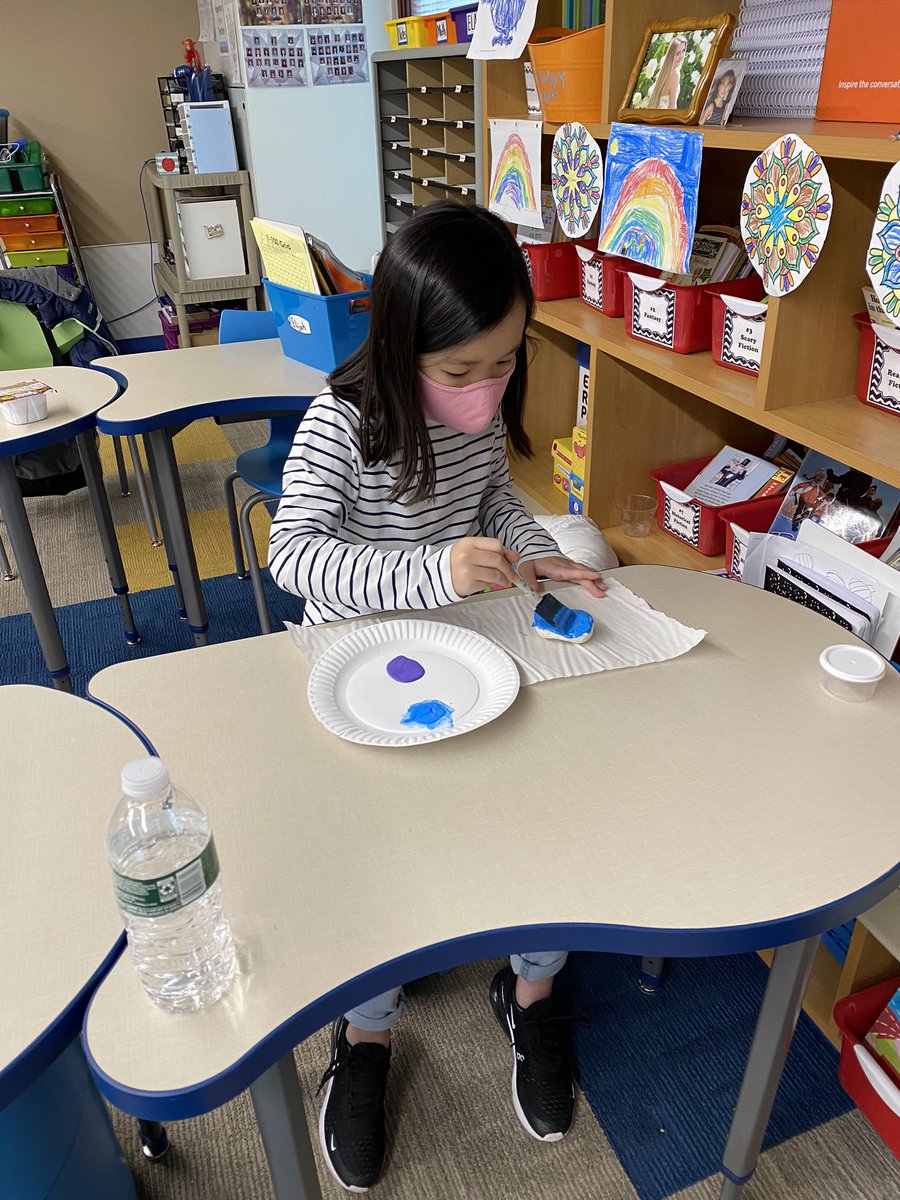 CHEThirdGrade's tweet photo. Painting rocks with special messages as an act of kindness. #PositivityInAction https://t.co/VvQaG3txqf