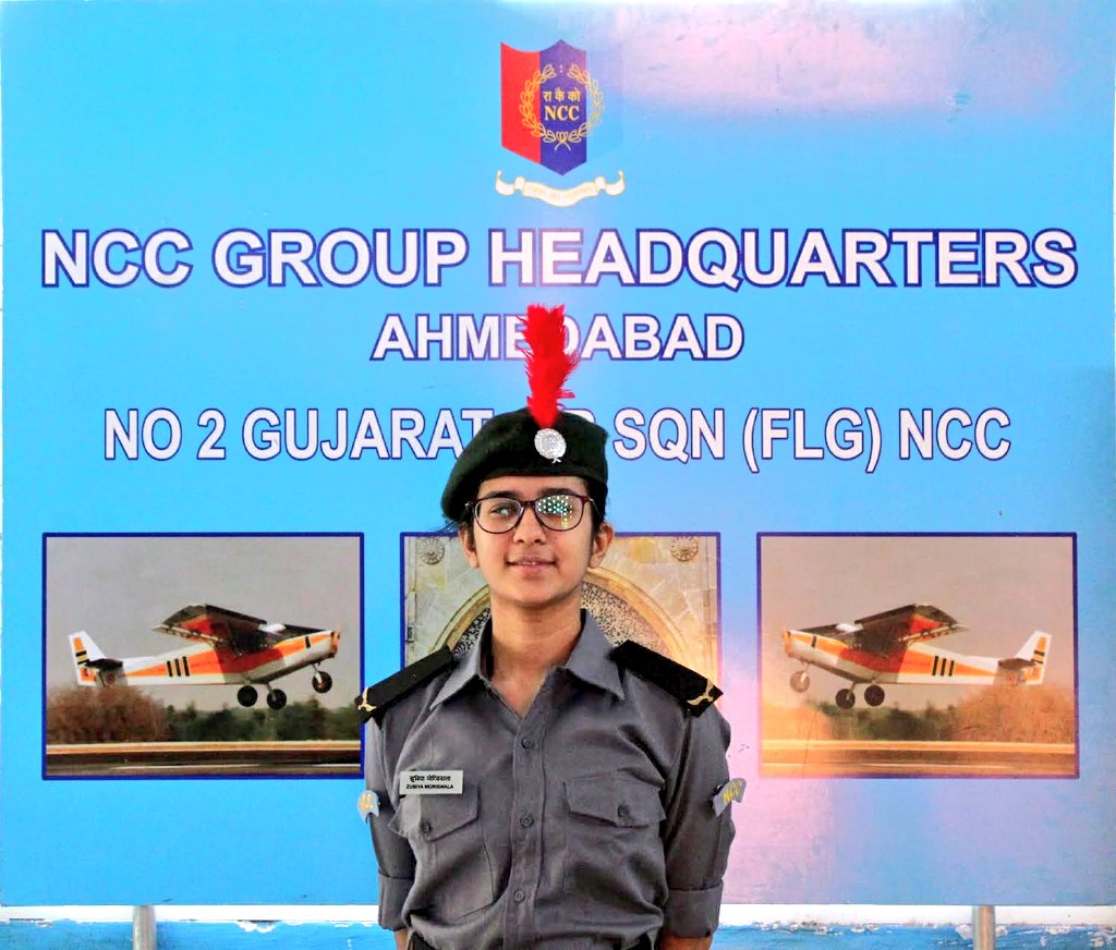 DefencePRO_Guj's tweet photo. #NationalCadetCorps #Gujarat 04 NCC cadets of #2GujAirSqn #Ahmedabad volunteered as writers for visually impaired candidates appearing for bank clerical competitive exam. Training imparted at NCC motivates  to contribute positively to society. @SpokespersonMoD @HQ_DG_NCC https://t.co/NQV389sP98