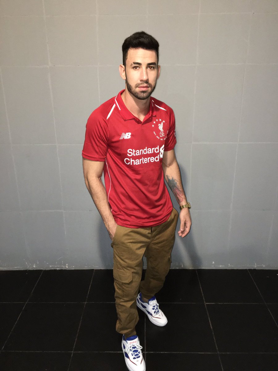 decobarbeiro's tweet photo. Eu to viciado em usar camisa de time pra sair... https://t.co/qfWTRb78AD