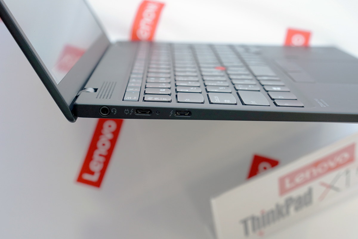 pc_watch's tweet image. ThinkPad初の1kg切りノートが発売! 13型2K「ThinkPad X1 Nano」～バッテリで約23時間動作、5G版も後日登場 pc.watch.impress.co.jp/docs/news/1293…