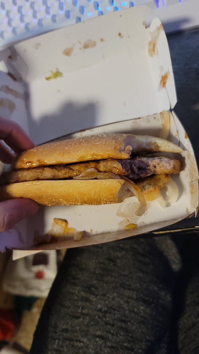 CFrancis816's tweet photo. Not only did @McDonalds forget bbq sauce on my #McRib they also used two top buns.....like I've been waiting sooo long for these to come back and you guys let me down #McRib #McDonalds #McDonaldsfail #why #sad #DISAPPOINTED https://t.co/wotYU5LO0e